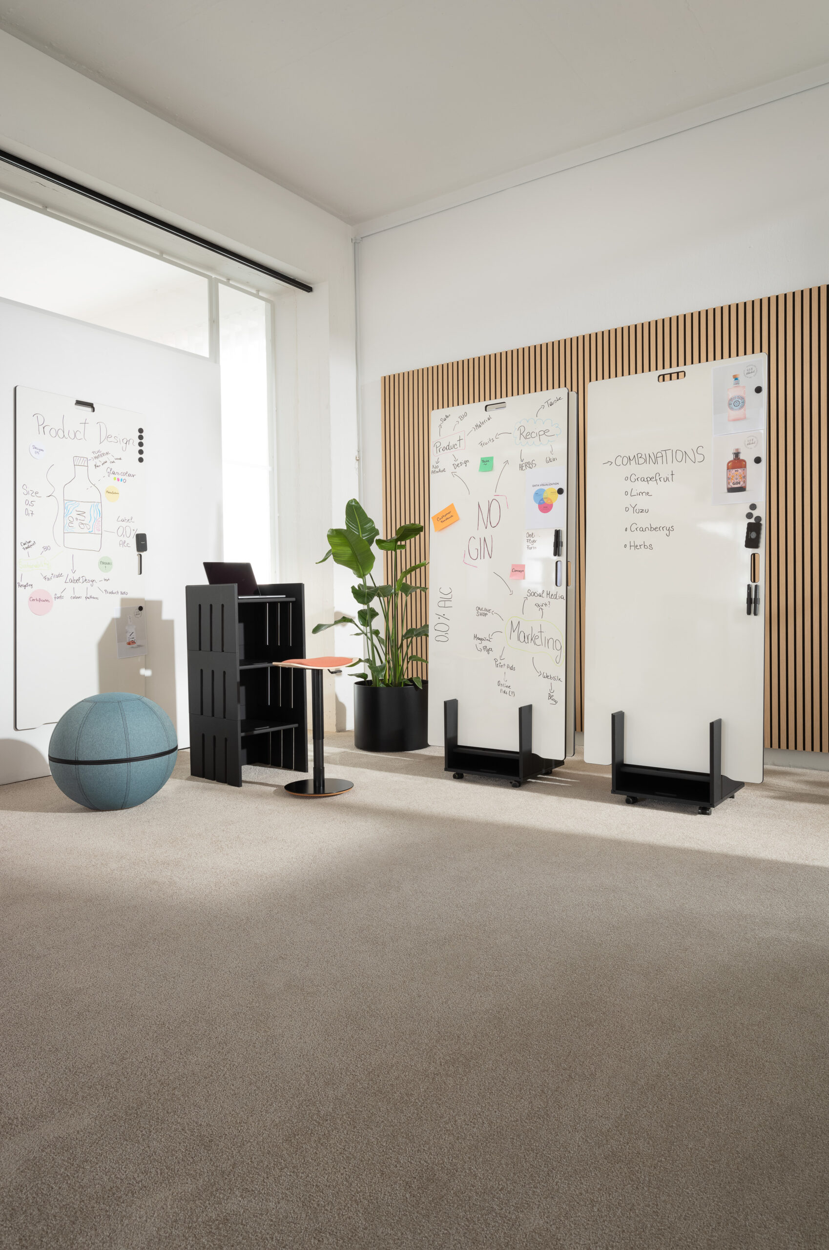 spyn_Whiteboard-Set_2391-000_spyn_Stehsitz_2265-101_Office_Ballz_WIESNER_HAGER_09_20247221